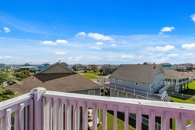 3240 Castle Drive, Crystal Beach, TX 77650