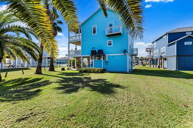 3240 Castle Drive, Crystal Beach, TX 77650