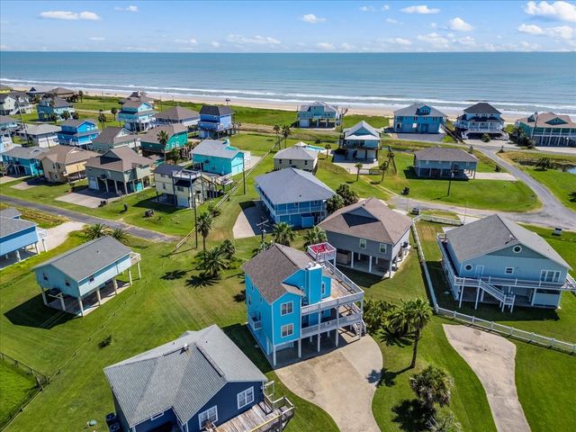 3240 Castle Drive, Crystal Beach, TX 77650
