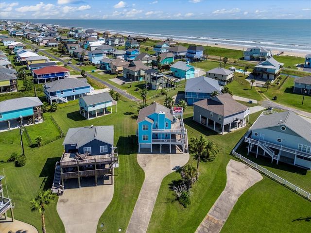 3240 Castle Drive, Crystal Beach, TX 77650