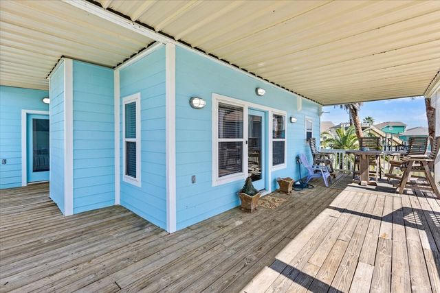 3240 Castle Drive, Crystal Beach, TX 77650
