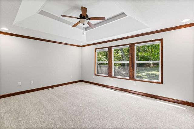 510 SW Foot Hill Drive, Grain Valley, MO 64029