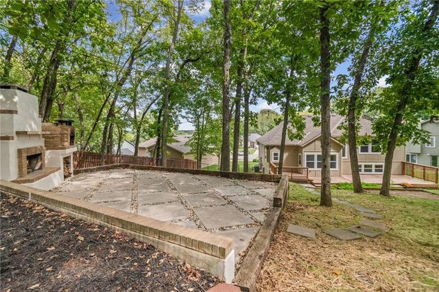 510 SW Foot Hill Drive, Grain Valley, MO 64029