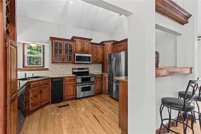 510 SW Foot Hill Drive, Grain Valley, MO 64029