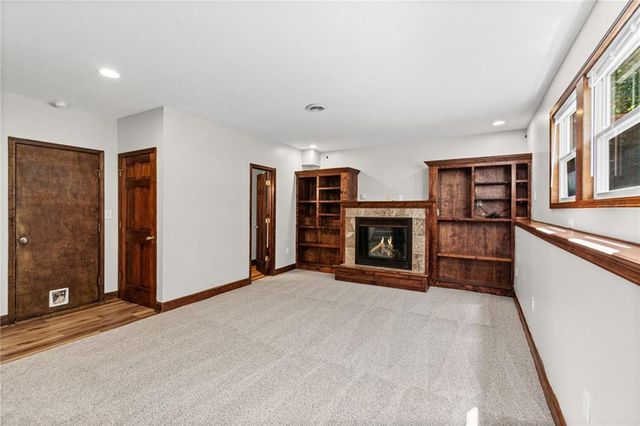 510 SW Foot Hill Drive, Grain Valley, MO 64029