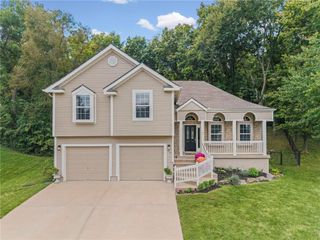510 SW Foot Hill Drive, Grain Valley, MO 64029