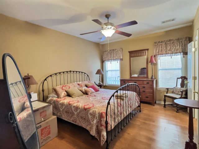 10442 KENSINGTON CIR, Collierville, TN 38017