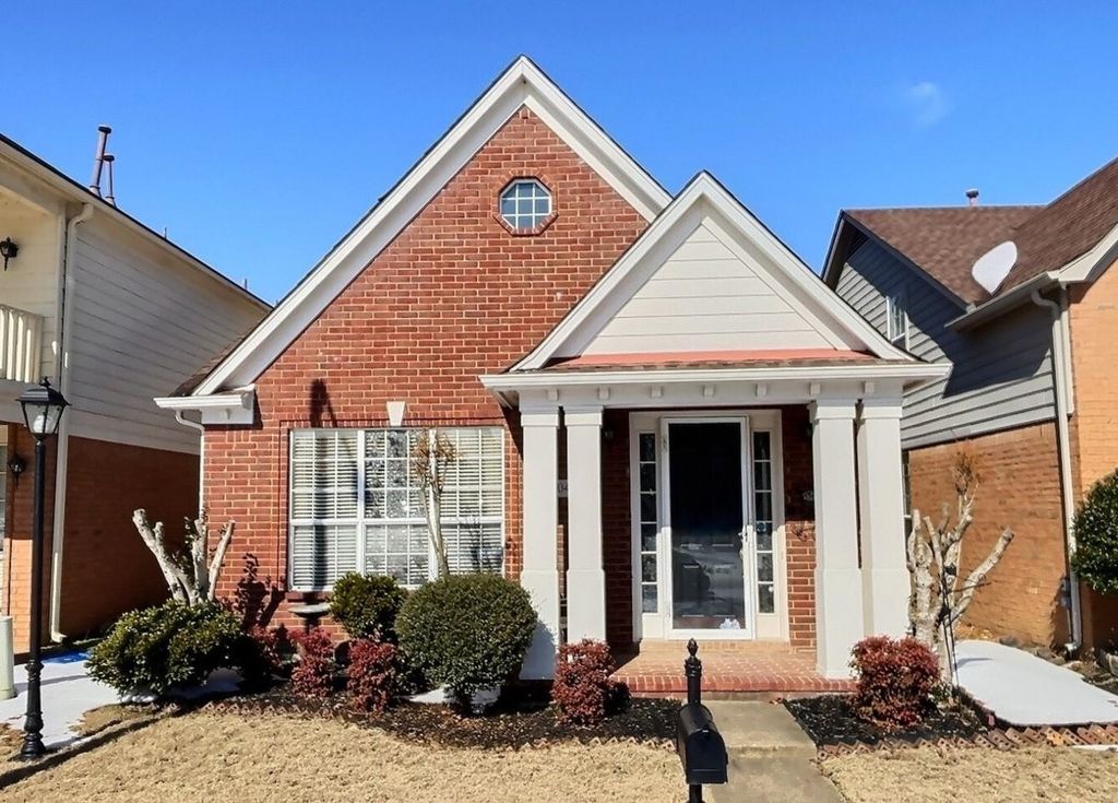 10442 KENSINGTON CIR, Collierville, TN 38017