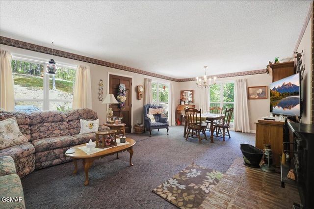 2931 Mountain Boulevard, Sevierville, TN 37876