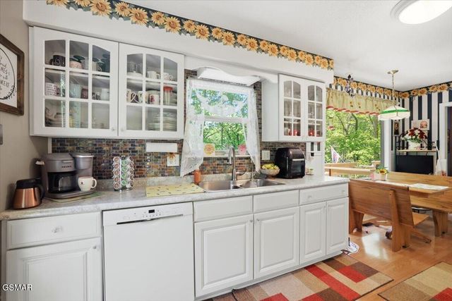 2931 Mountain Boulevard, Sevierville, TN 37876
