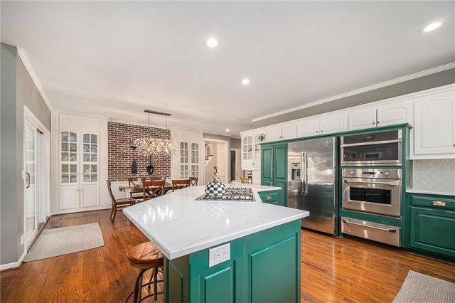 4528 W 140th Street, Leawood, KS 66224