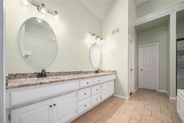 4528 W 140th Street, Leawood, KS 66224