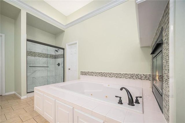 4528 W 140th Street, Leawood, KS 66224