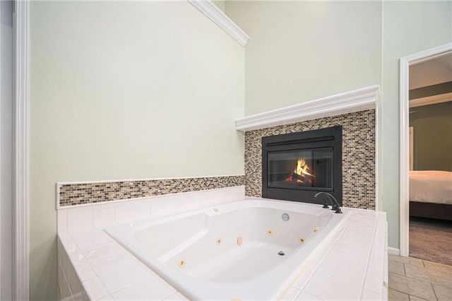 4528 W 140th Street, Leawood, KS 66224