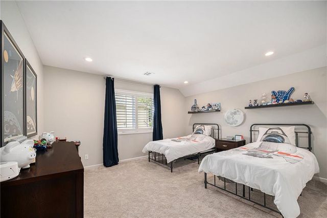4528 W 140th Street, Leawood, KS 66224