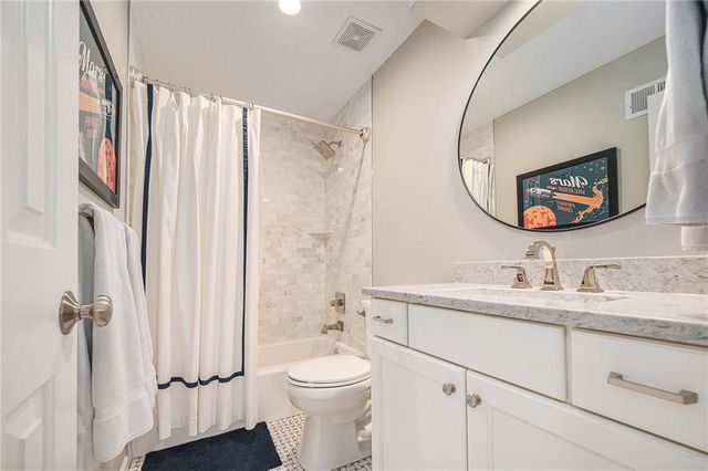 4528 W 140th Street, Leawood, KS 66224