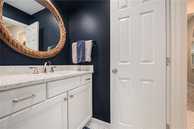 4528 W 140th Street, Leawood, KS 66224