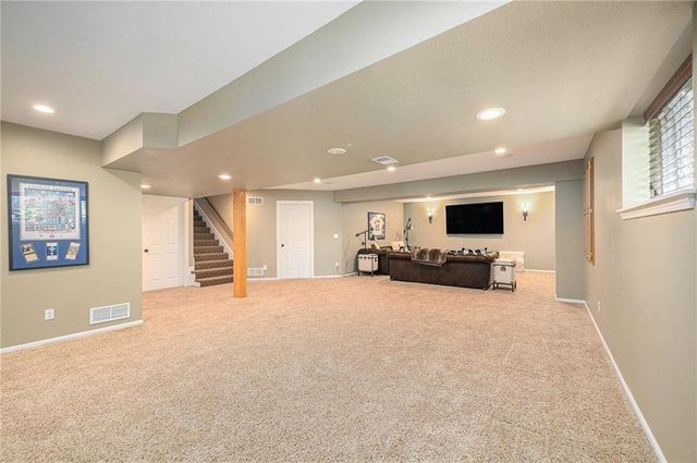 4528 W 140th Street, Leawood, KS 66224