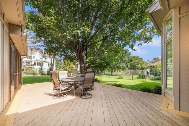 4528 W 140th Street, Leawood, KS 66224
