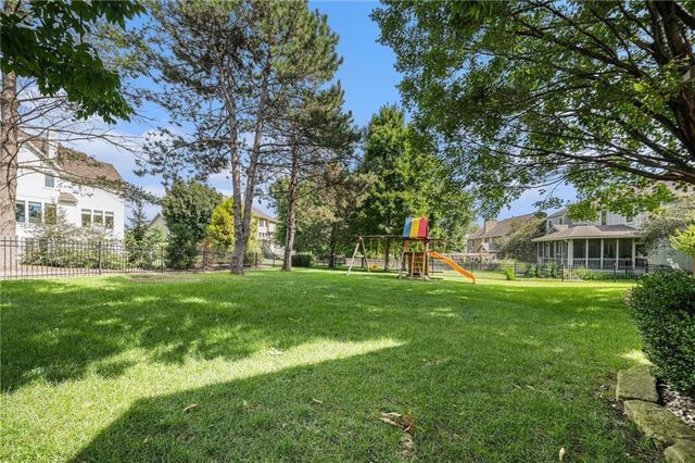 4528 W 140th Street, Leawood, KS 66224