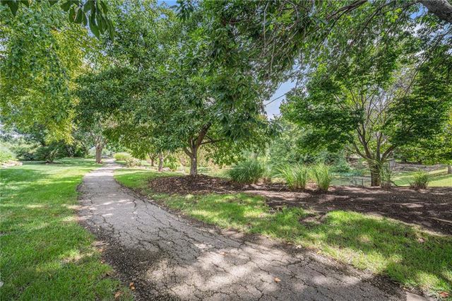 4528 W 140th Street, Leawood, KS 66224