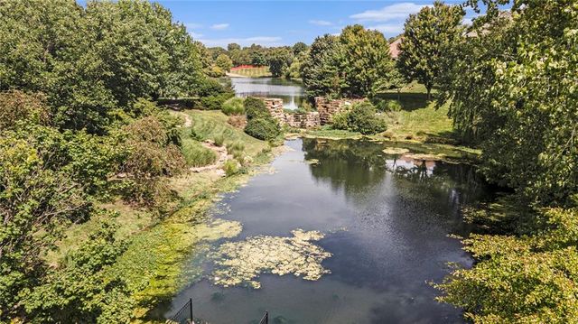 4528 W 140th Street, Leawood, KS 66224