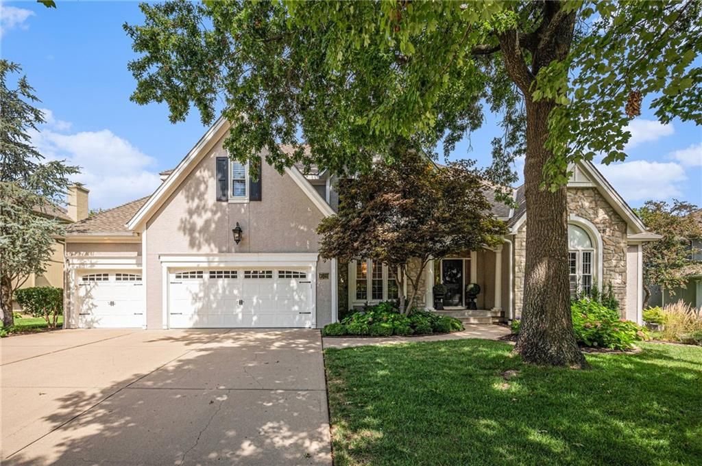 4528 W 140th Street, Leawood, KS 66224