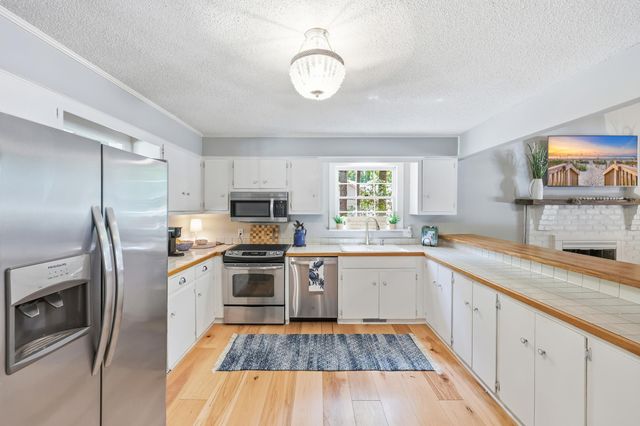 209 Moss Dale Ln., Pawleys Island, SC 29585