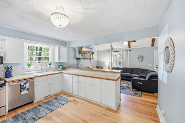 209 Moss Dale Ln., Pawleys Island, SC 29585