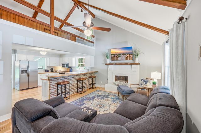 209 Moss Dale Ln., Pawleys Island, SC 29585