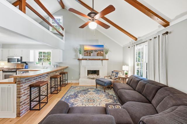 209 Moss Dale Ln., Pawleys Island, SC 29585