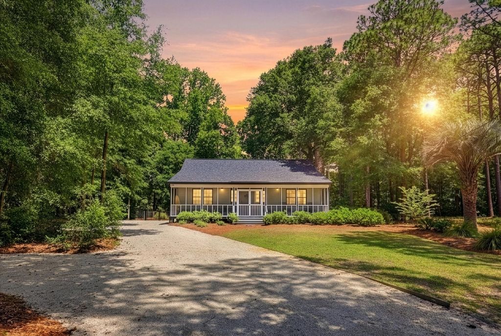 209 Moss Dale Ln., Pawleys Island, SC 29585