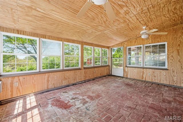 557 May Valley Drive, Fenton, MO 63026