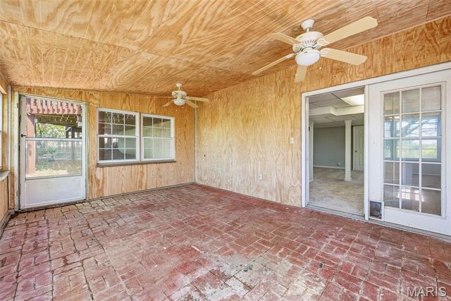 557 May Valley Drive, Fenton, MO 63026