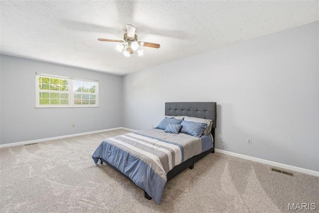 557 May Valley Drive, Fenton, MO 63026