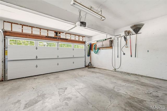 557 May Valley Drive, Fenton, MO 63026