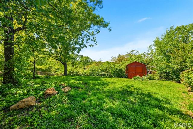 557 May Valley Drive, Fenton, MO 63026