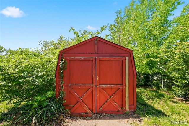 557 May Valley Drive, Fenton, MO 63026
