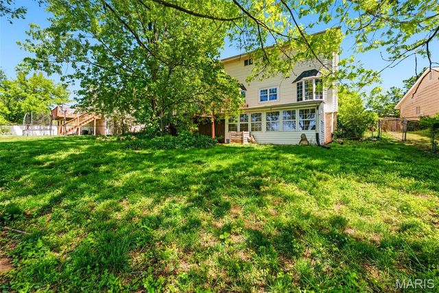 557 May Valley Drive, Fenton, MO 63026