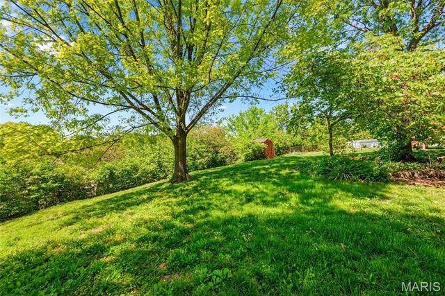 557 May Valley Drive, Fenton, MO 63026