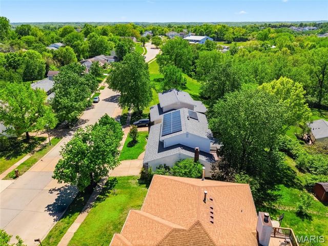 557 May Valley Drive, Fenton, MO 63026