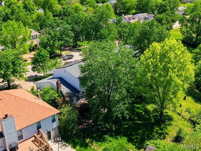557 May Valley Drive, Fenton, MO 63026