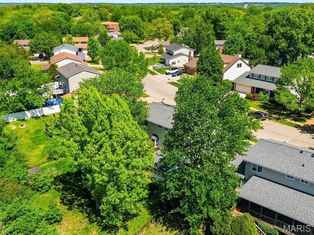557 May Valley Drive, Fenton, MO 63026