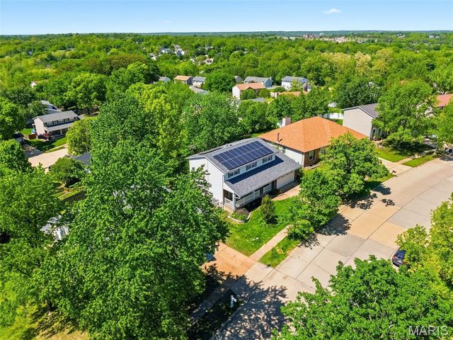 557 May Valley Drive, Fenton, MO 63026