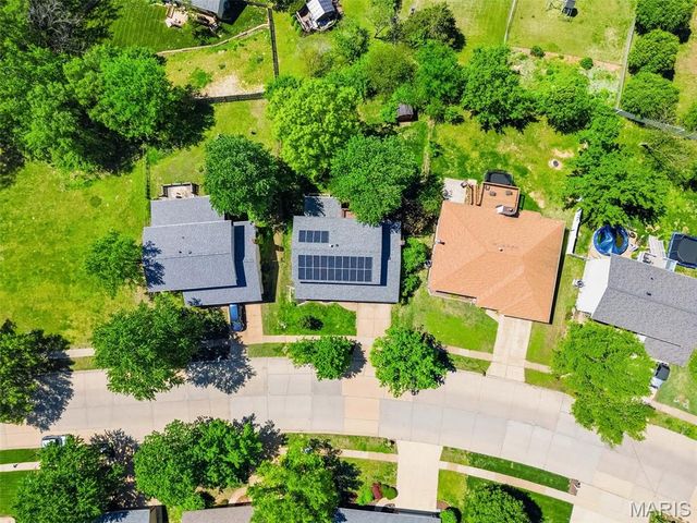 557 May Valley Drive, Fenton, MO 63026