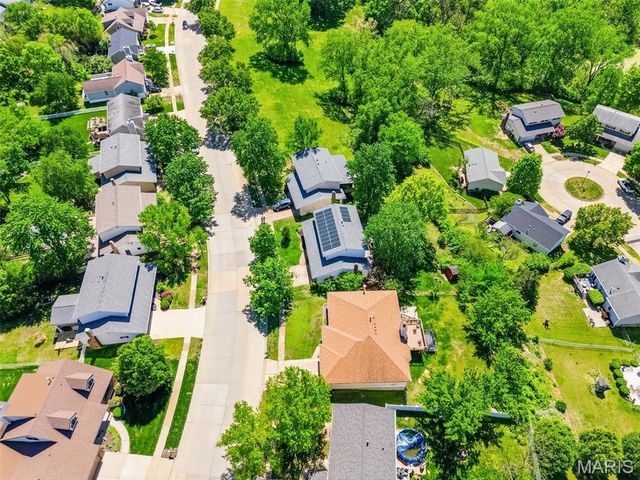 557 May Valley Drive, Fenton, MO 63026