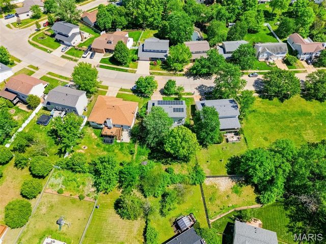 557 May Valley Drive, Fenton, MO 63026
