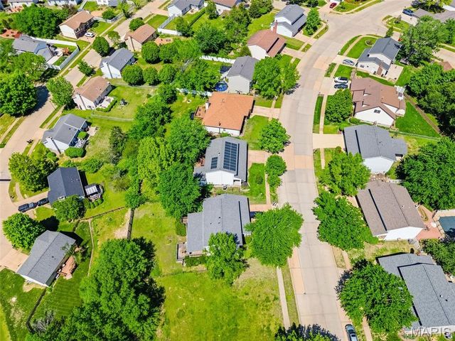 557 May Valley Drive, Fenton, MO 63026