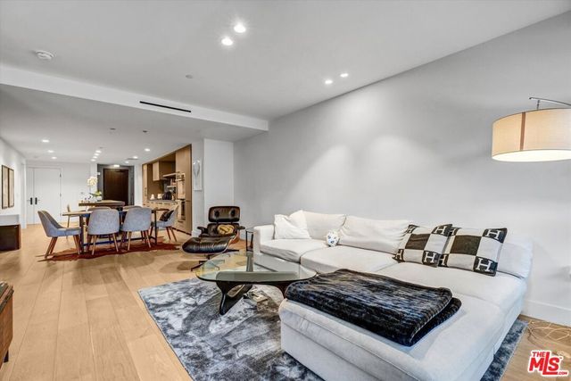 10777 WILSHIRE Boulevard 209, Los Angeles, CA 90024