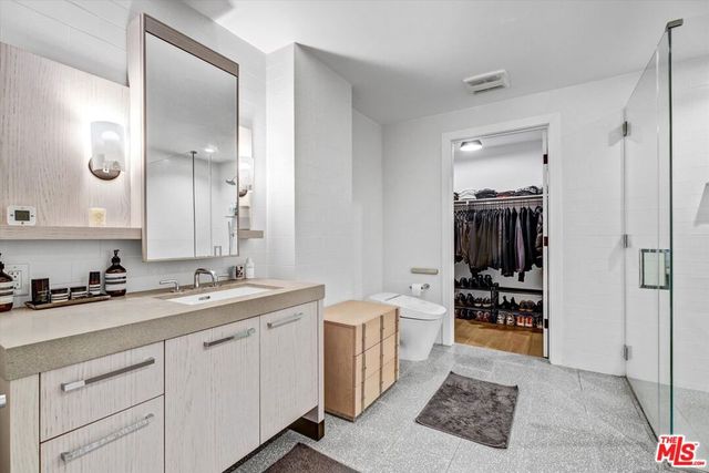 10777 WILSHIRE Boulevard 209, Los Angeles, CA 90024